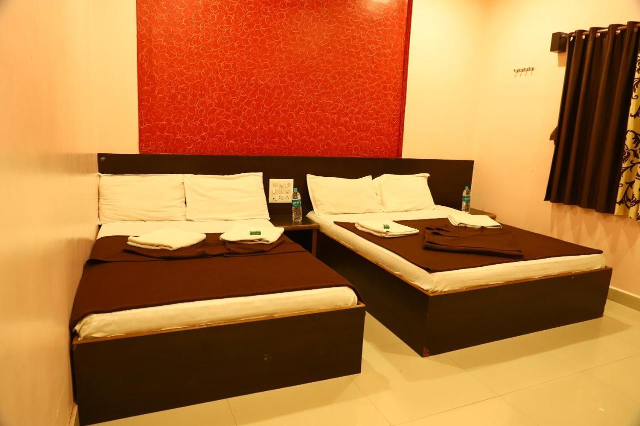 Sai Madhavi Palace Hotel Shirdi Zewnętrze zdjęcie