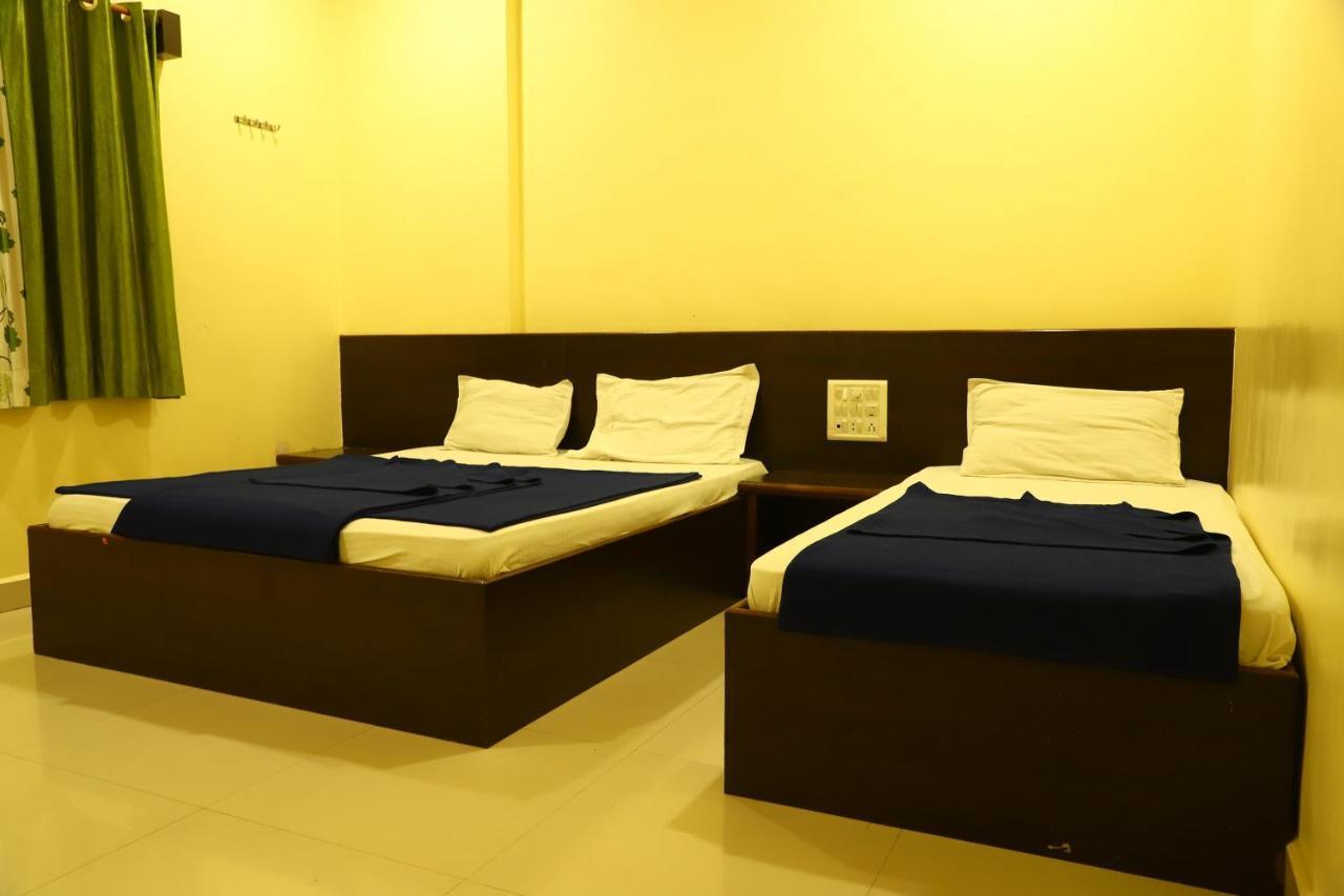 Sai Madhavi Palace Hotel Shirdi Zewnętrze zdjęcie