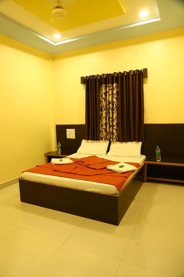 Sai Madhavi Palace Hotel Shirdi Zewnętrze zdjęcie