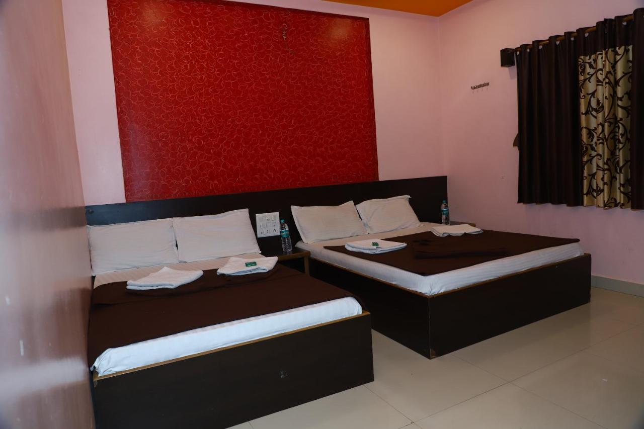 Sai Madhavi Palace Hotel Shirdi Zewnętrze zdjęcie