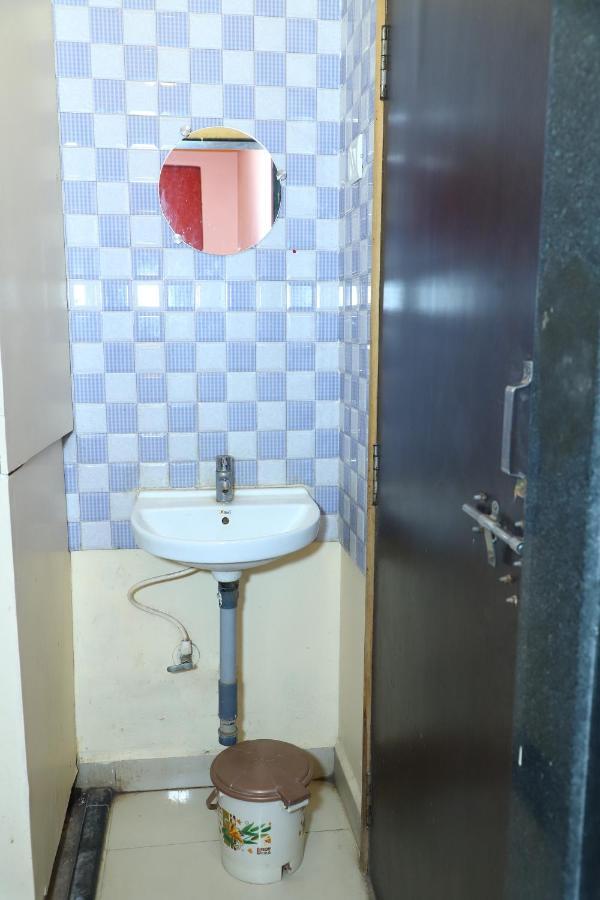 Sai Madhavi Palace Hotel Shirdi Zewnętrze zdjęcie