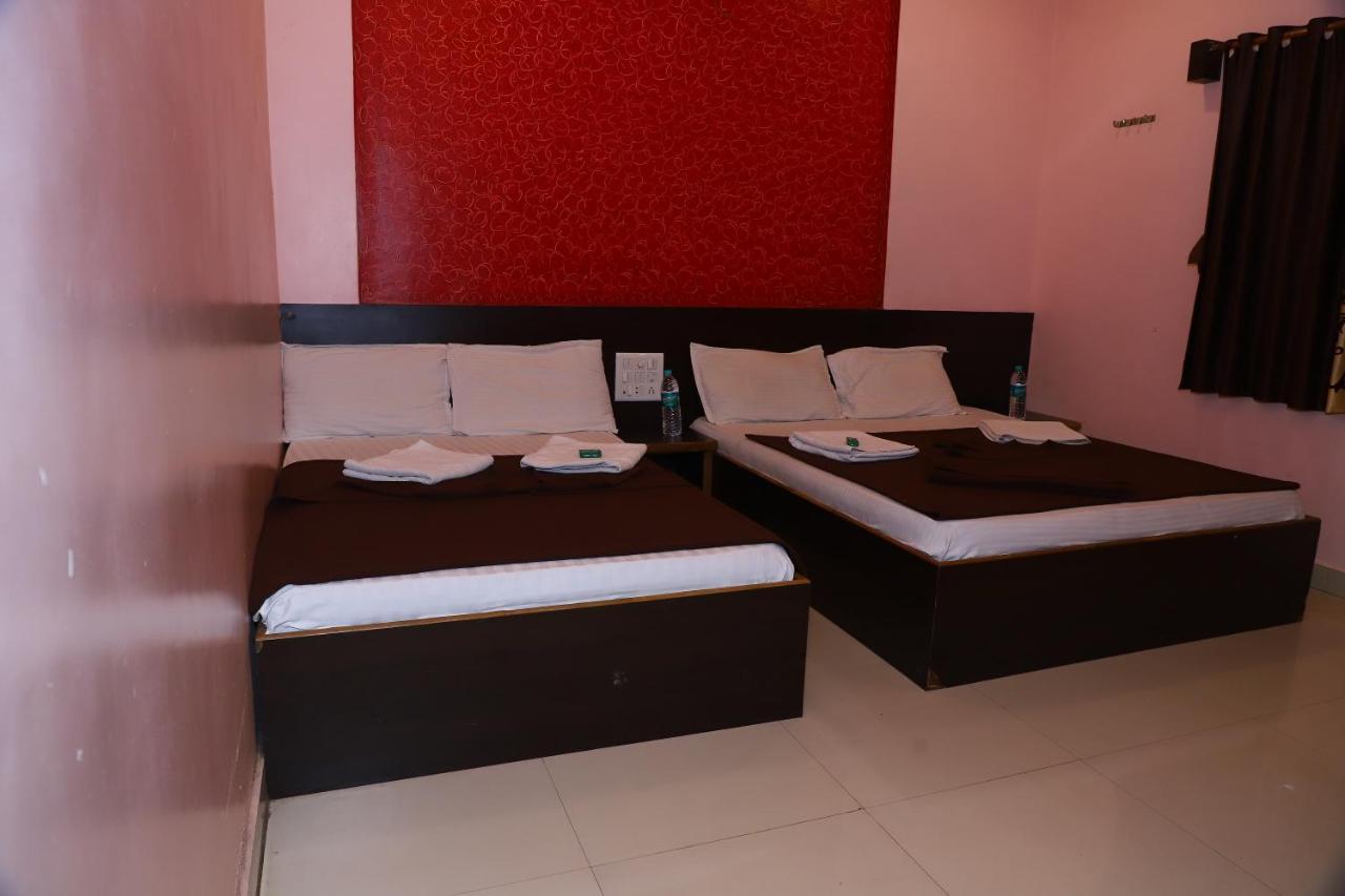 Sai Madhavi Palace Hotel Shirdi Zewnętrze zdjęcie