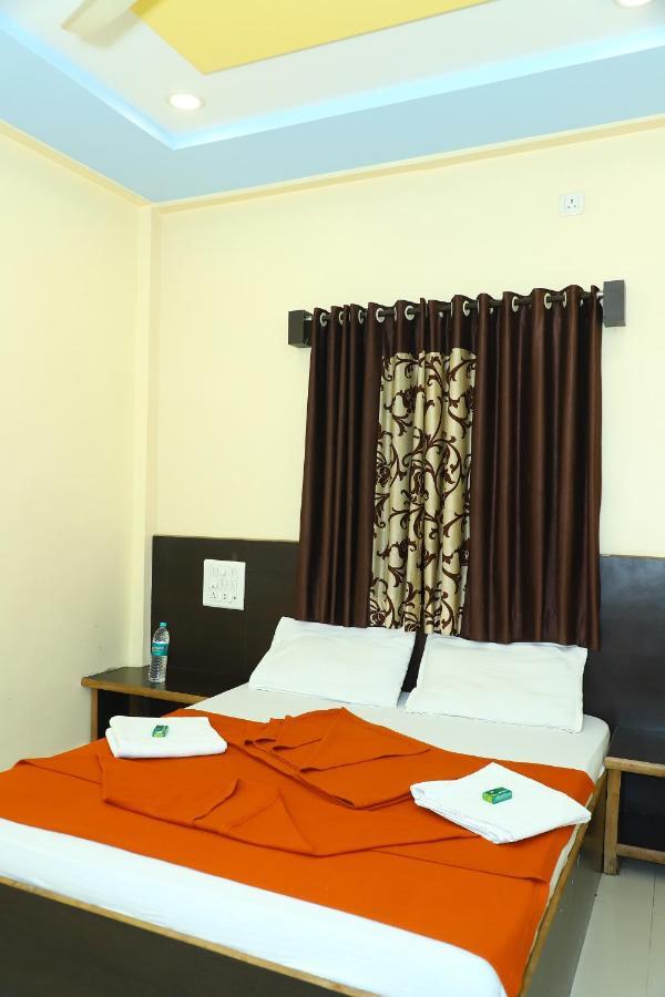 Sai Madhavi Palace Hotel Shirdi Zewnętrze zdjęcie